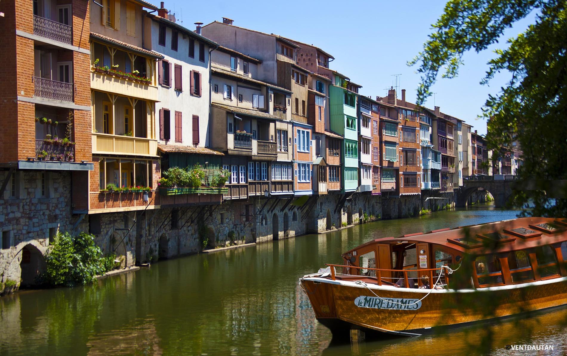 CASTRES