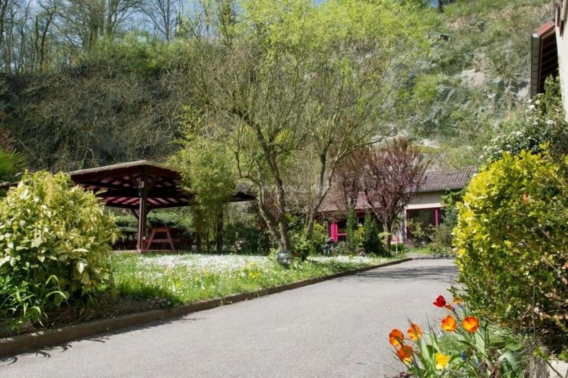 Logis HOSTELLERIE LA CASCADE