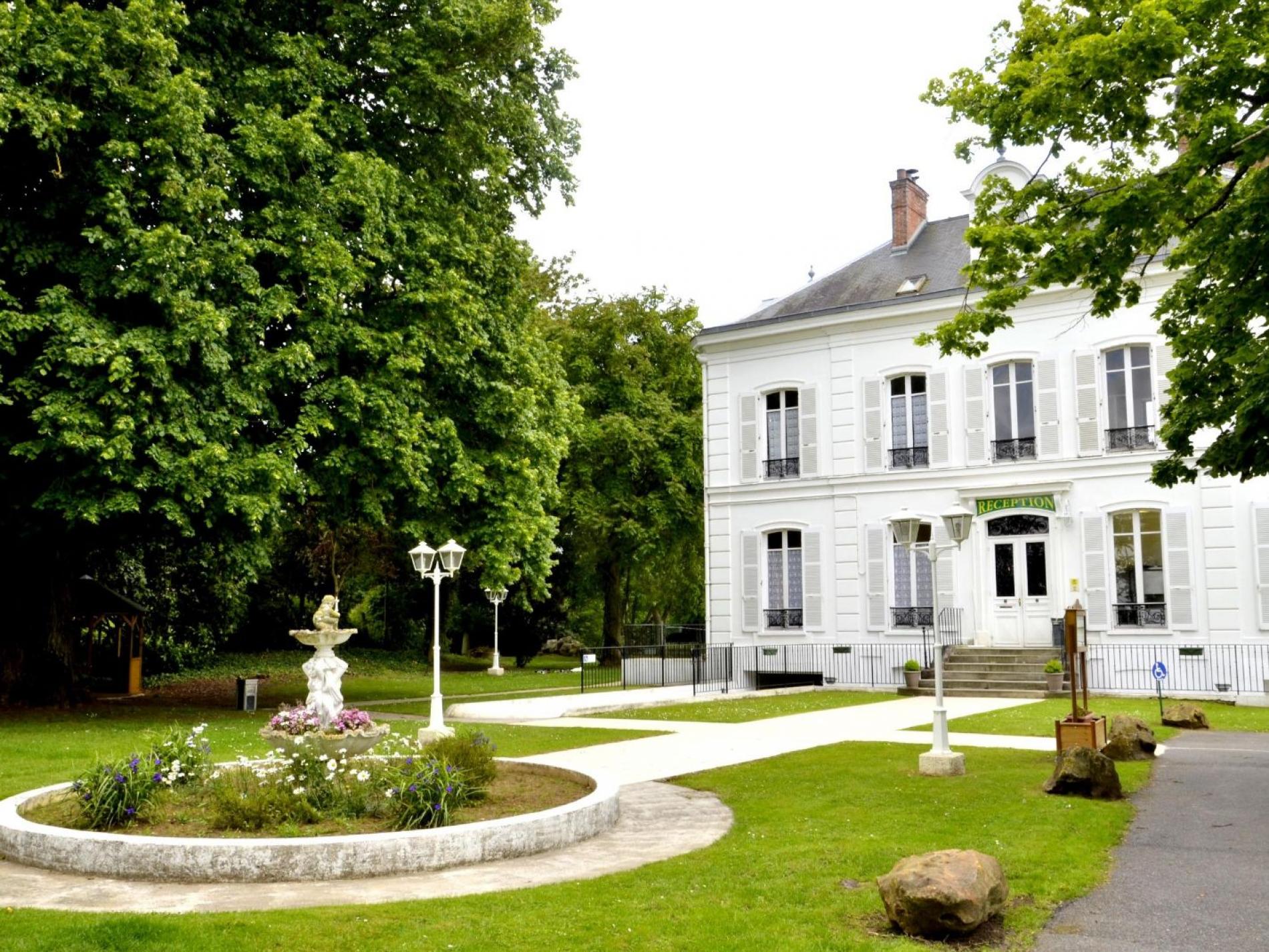 Hôtel Restaurant Terrasse Parc Nangis - Le Châtel
