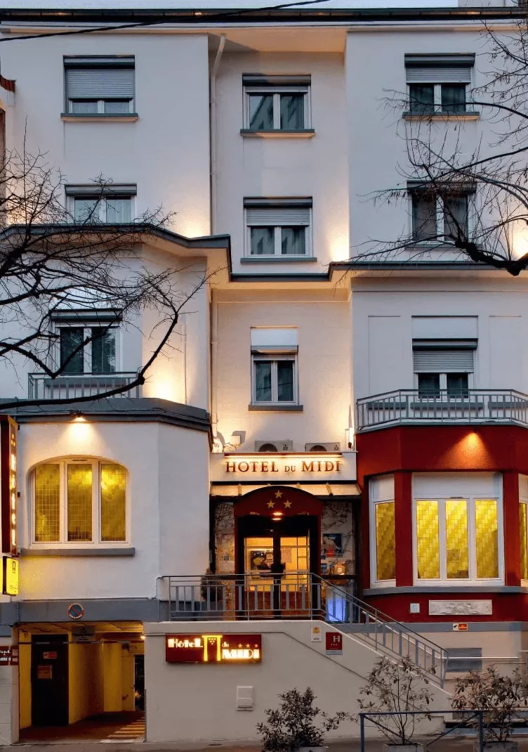 Located in the south of Saint-Étienne, the Hôtel du Midi offers an original decoration, inspired by the 1930s