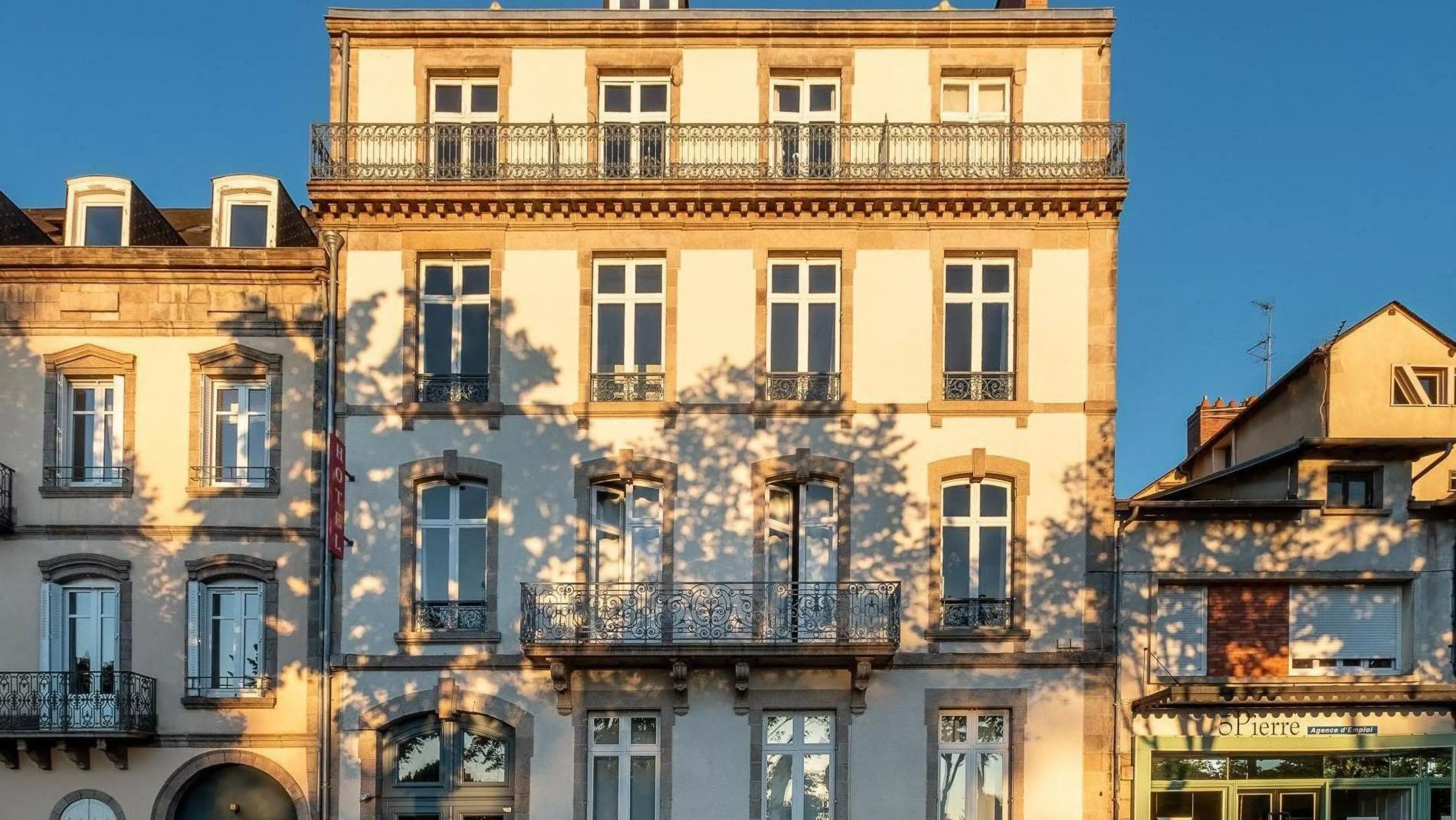 Limoges’ Artistic Soul: A Guide to the City’s Most Refined Luxury Hotels