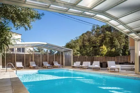 Swimming Pool & Wellness