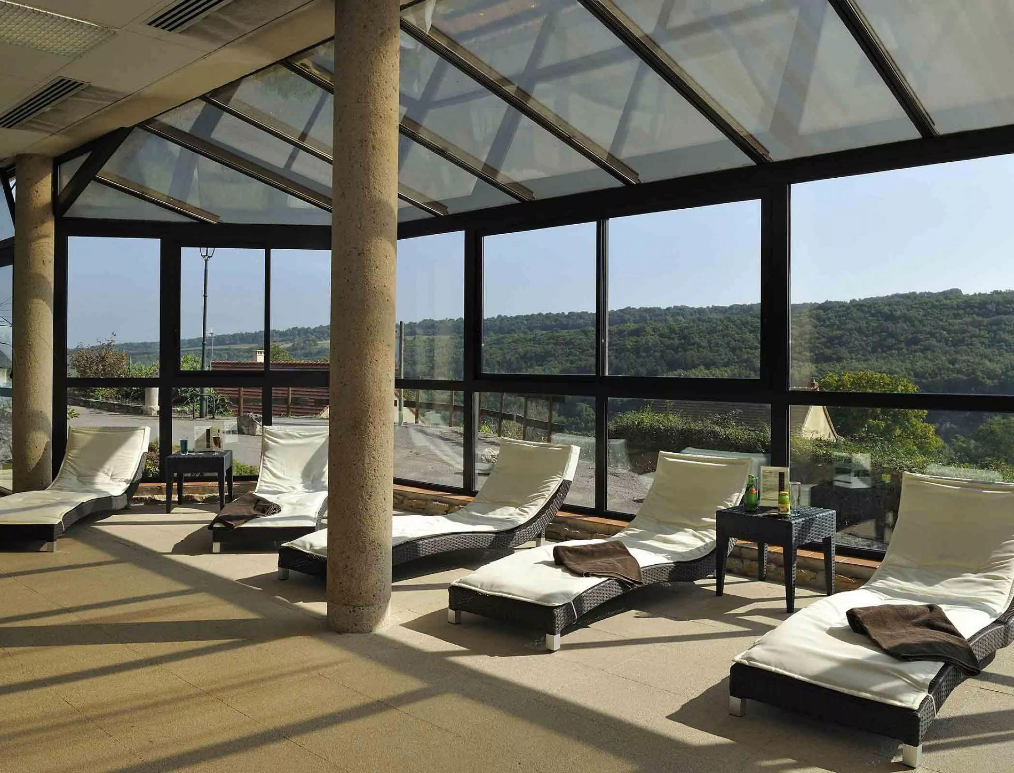 Logis Auberge du Camp Romain Htel Spa & Piscine en Bourgogne