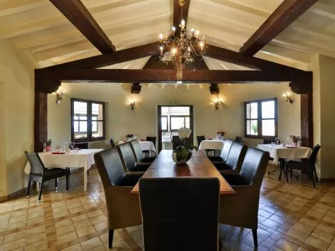 Restaurant semi-gastronomique