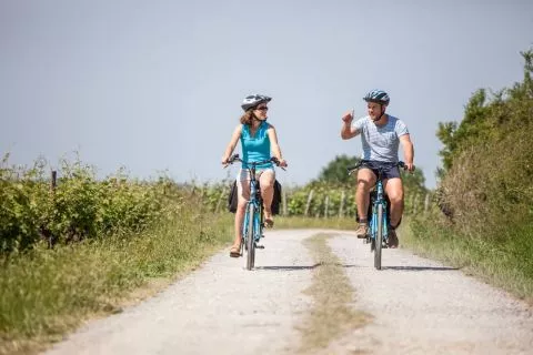 La Chartre-sur-le-Loir, Le Mans, Tours