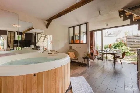 Independent loVe loft with private spa, terrace, bikes