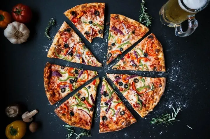   Pizzas base tomate