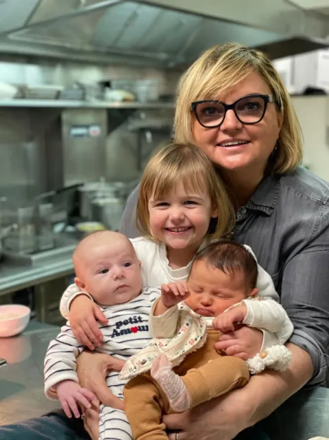 image Evelyne et Patrick donnent naissance à la 6e génération :