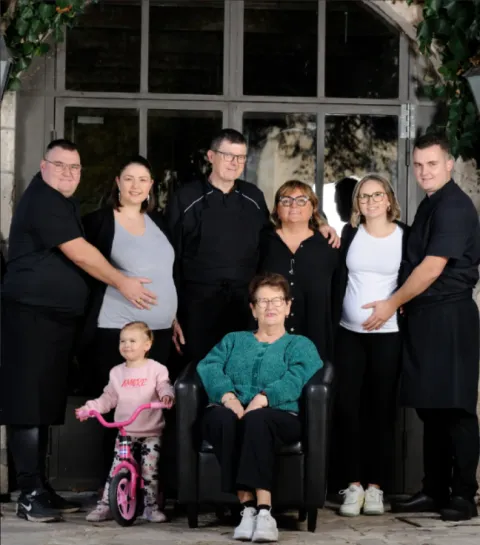 image Evelyne et Patrick donnent naissance à la 6e génération :