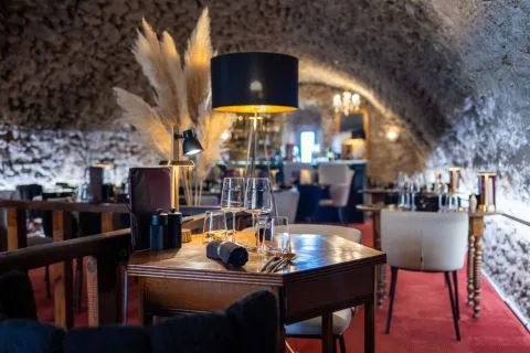 image The Castle Table