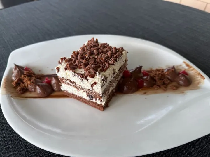   Menu  SAVEUR TERROIR  (Ce menu est servi  tous les soirs , samedi midi et dimanche midi