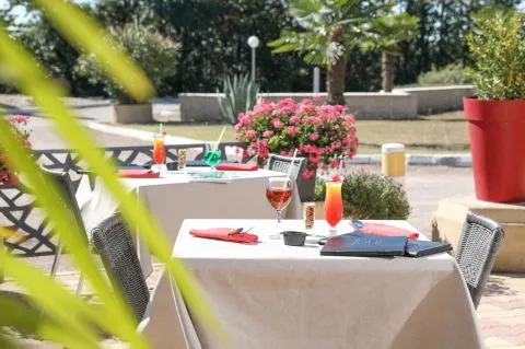 image Logis Hôtel le Tropicana