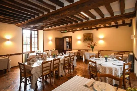 image Restaurant gastronomique près de Villedieu-les-Poêles : une cuisine raffinée en Normandie