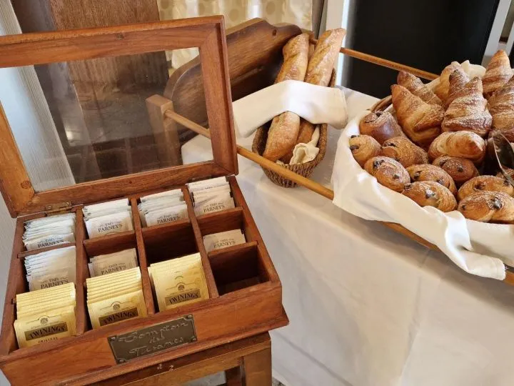 image Petit-déjeuner gourmand à l'hôtel Saint Jacques proche Le Mans
