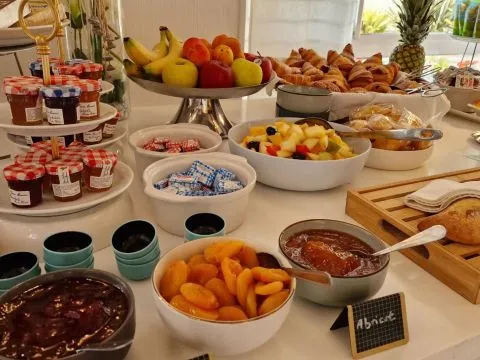 image Petit-déjeuner à l’Hôtel Saint Jacques