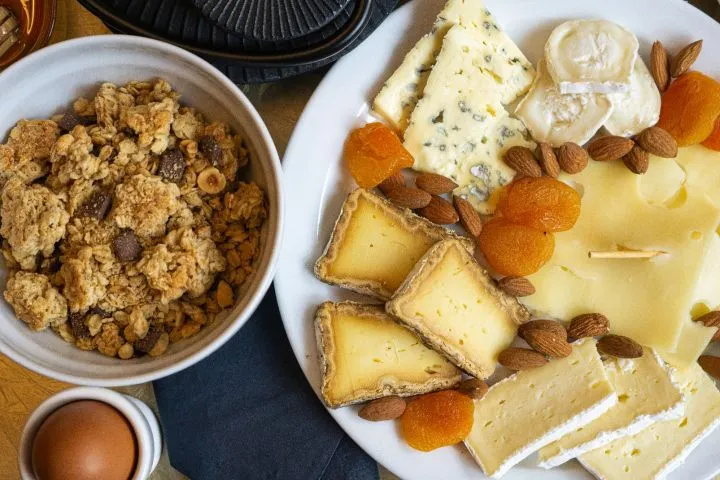   Petit-d&eacute;jeuner continental