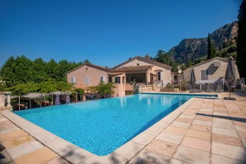 image Hôtel La Bonne Auberge