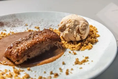  Carte des desserts estivales en collaboration avec C'Doudeh : Trois desserts, une seule tentation.