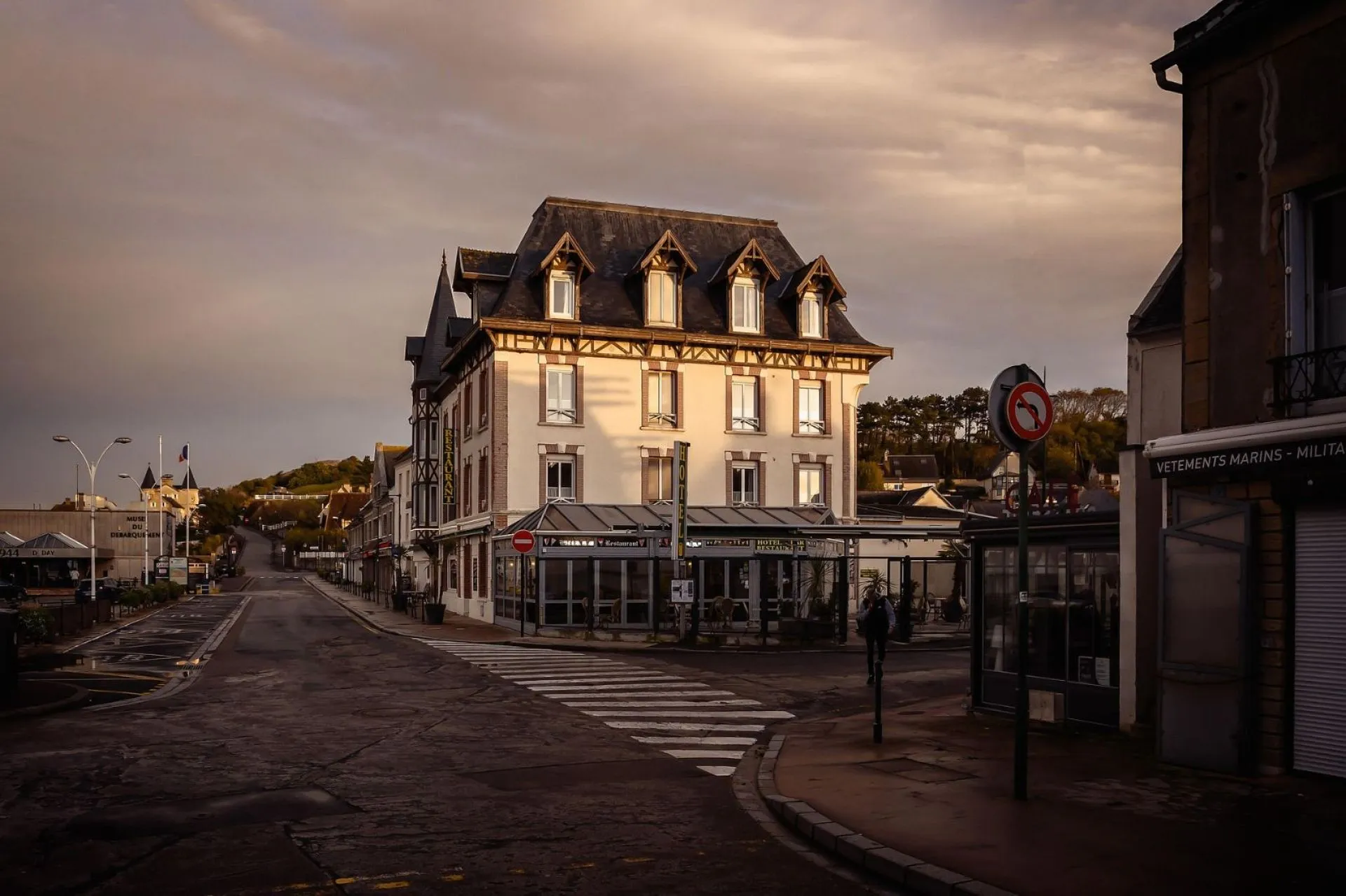 Hotel De Normandie in Arromanches les Bains, France