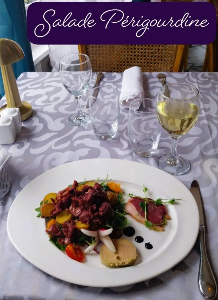   Les entrées et plats à la carte