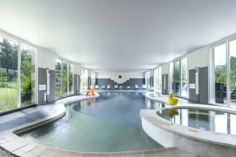 imagePiscine couverte chauffée à 30,5°