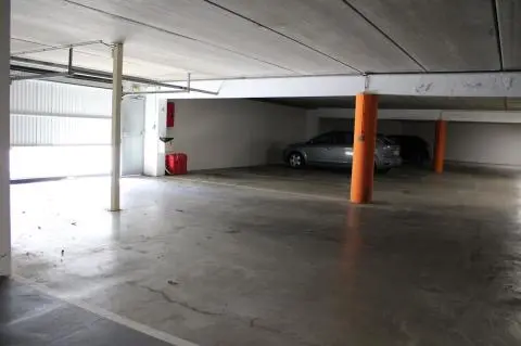 imageGarage souterrain ( payant )