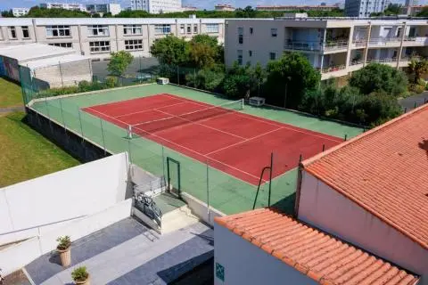 imageTerrain de tennis
