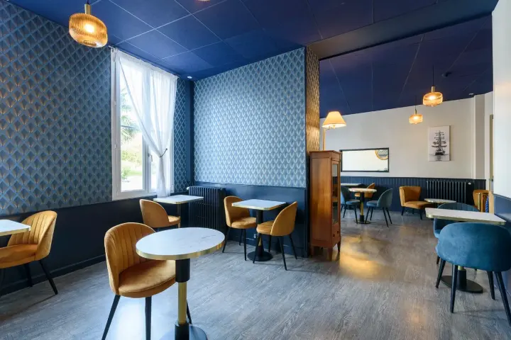 image Commencez la journée avec un petit-déjeuner gourmand à l’Hôtel de France à Rochefort.