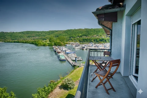 image Les chambres*** avec vue sur le Rhône