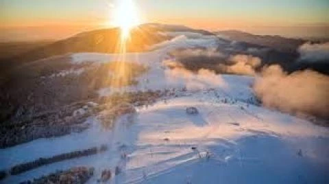 INFORMATION Jour de fermeture dès le 5 janvier: le restaurant passe en mode hiver et sera fermé les lundis soir, mardi et mercredi toute la journée