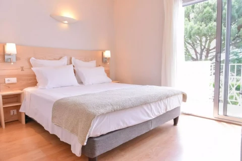 image Logis Hôtel Le Chene Vert