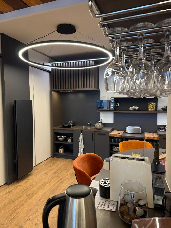 image  La liberté d'un Airbnb, le confort d'un hôtel, le plaisir de la restauration