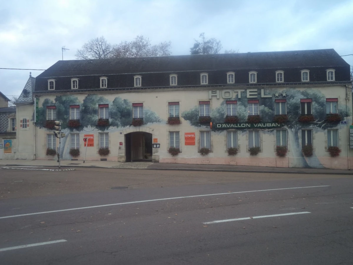 Citotel Avallon Vauban in Avallon, France