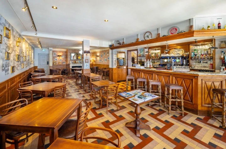   Brasserie: La Carte
