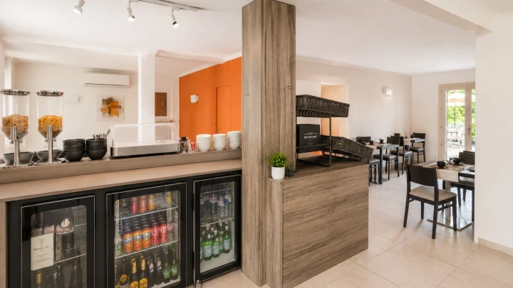 image Copieux petit-déjeuner de l'hôtel Le Petit Casset